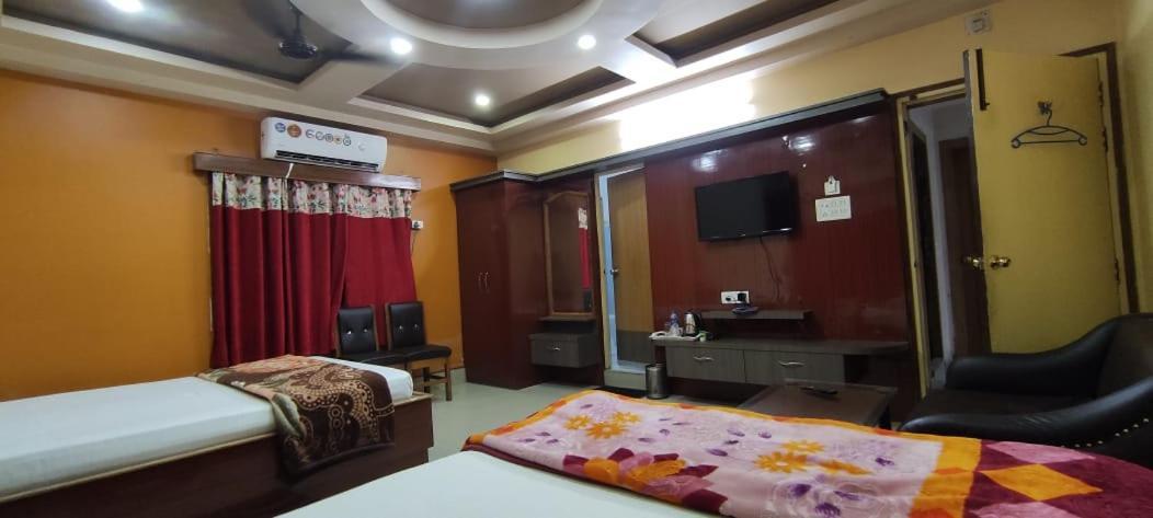 Hotel Nandanik Palace Falakata Экстерьер фото