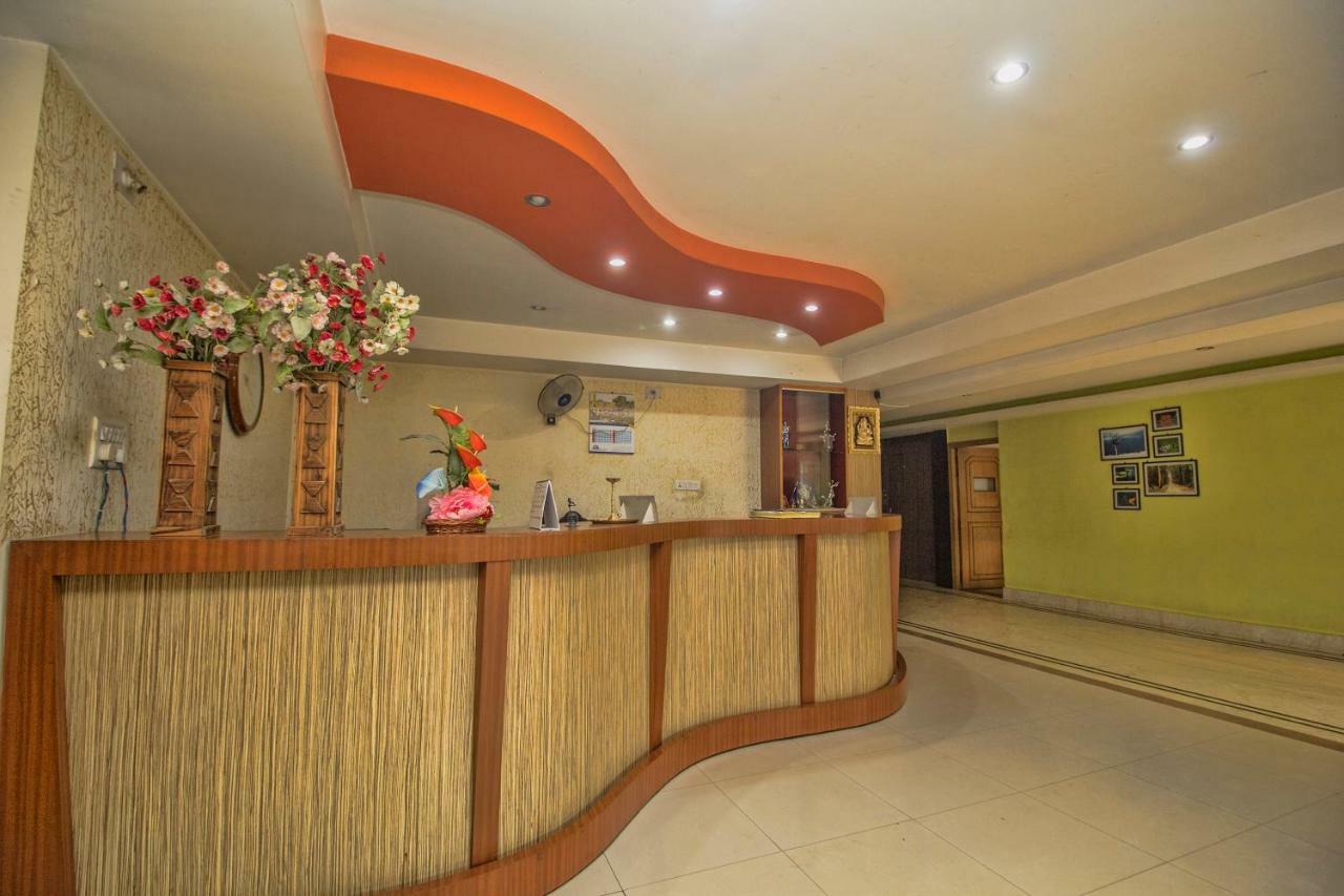 Hotel Nandanik Palace Falakata Экстерьер фото