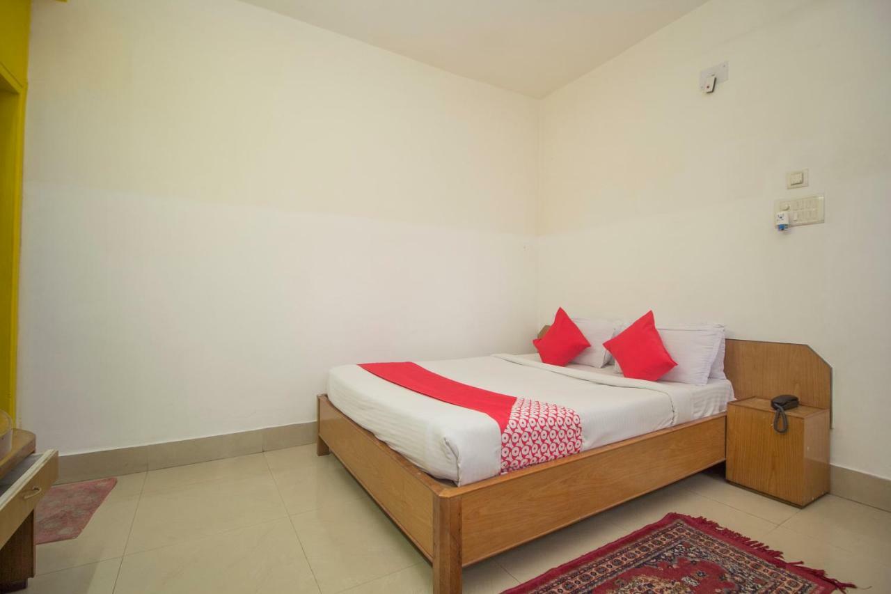 Hotel Nandanik Palace Falakata Экстерьер фото