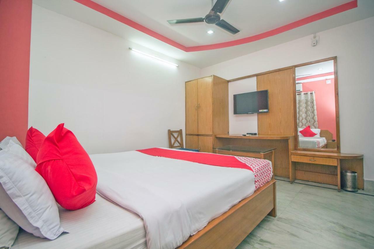 Hotel Nandanik Palace Falakata Экстерьер фото