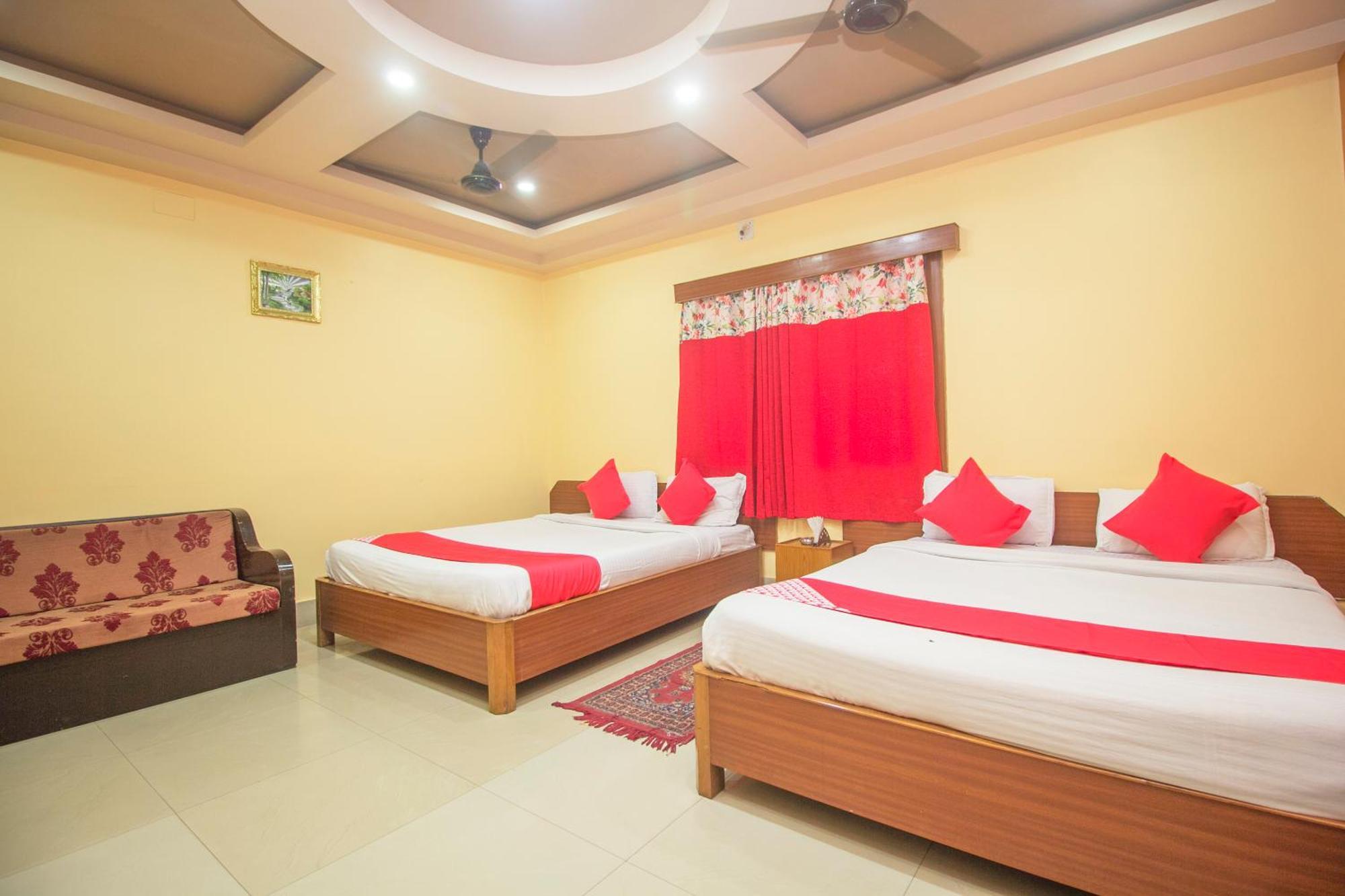 Hotel Nandanik Palace Falakata Экстерьер фото