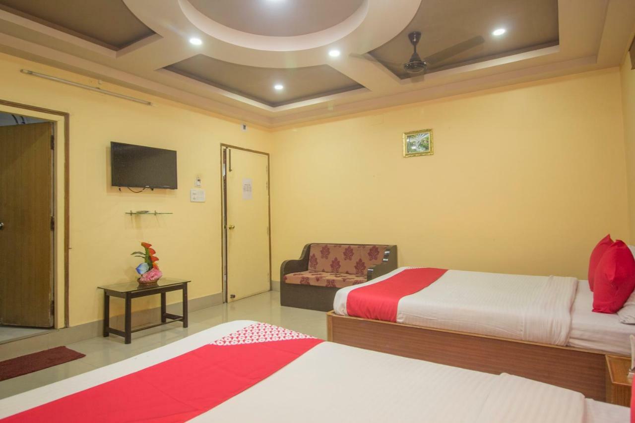 Hotel Nandanik Palace Falakata Экстерьер фото